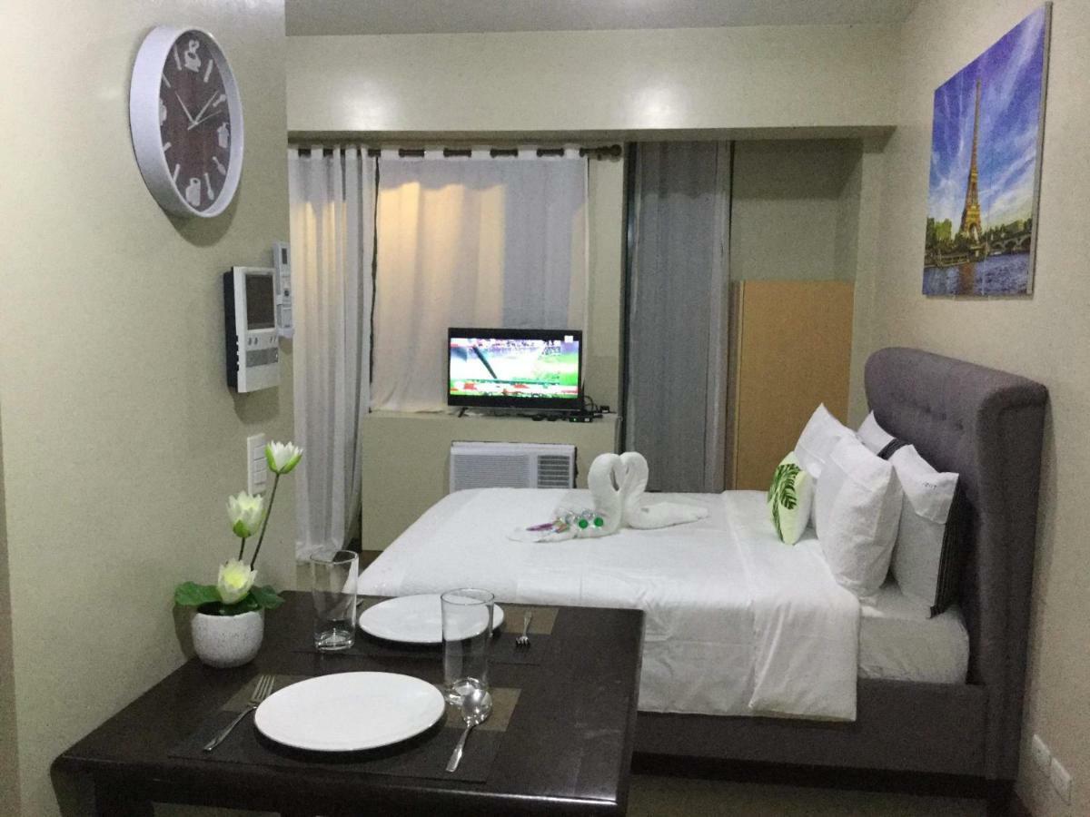 Palm Tree Villas 2 Manila Esterno foto